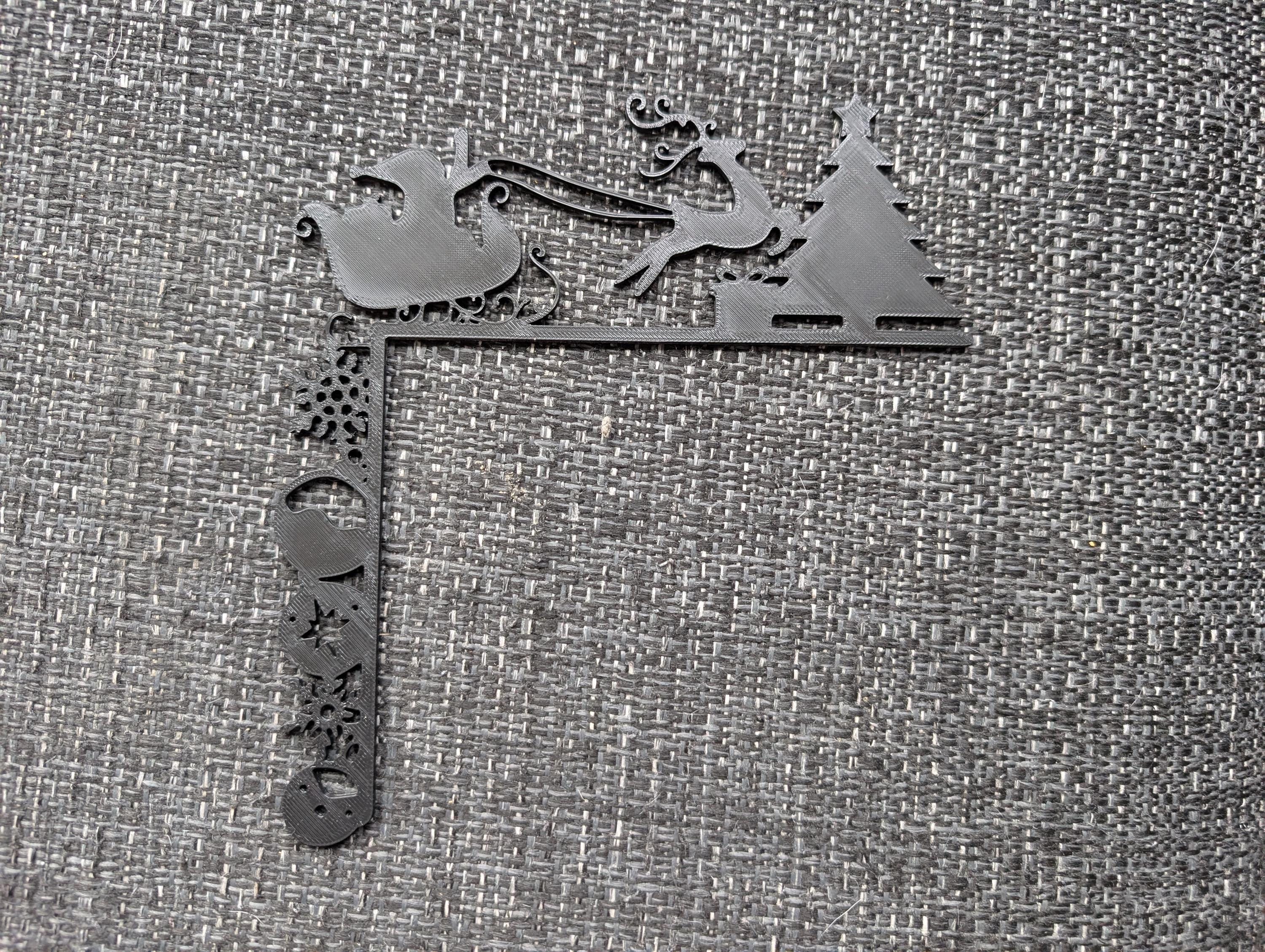 3D Printed Santa Sleigh Door Frame Decoration – Festive Winter Accent