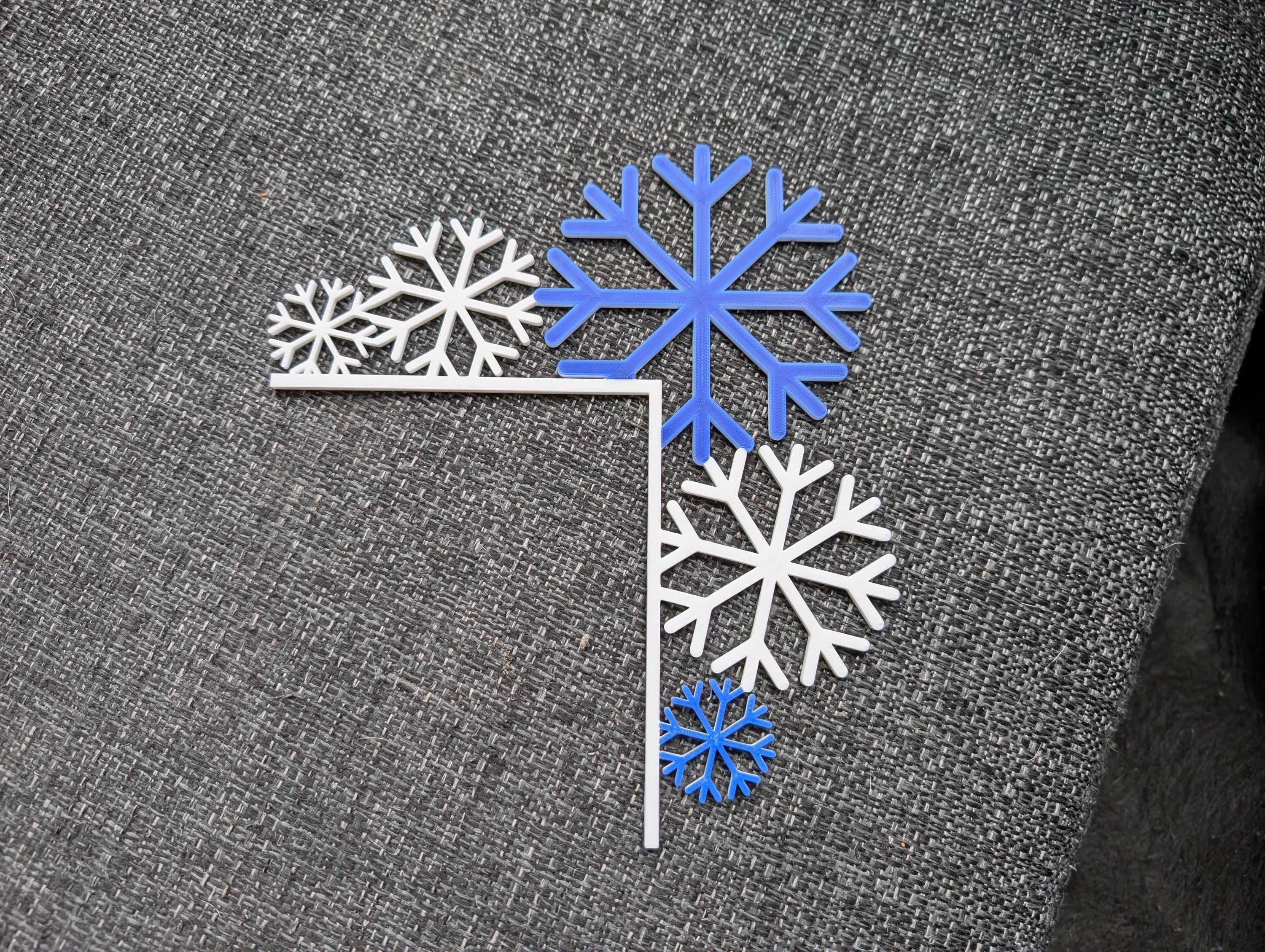3D Printed Snowflake Door Frame Decoration – Festive Winter Accent